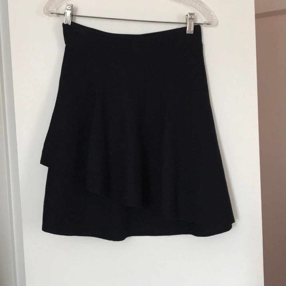 Knit tiered flowy mini skirt